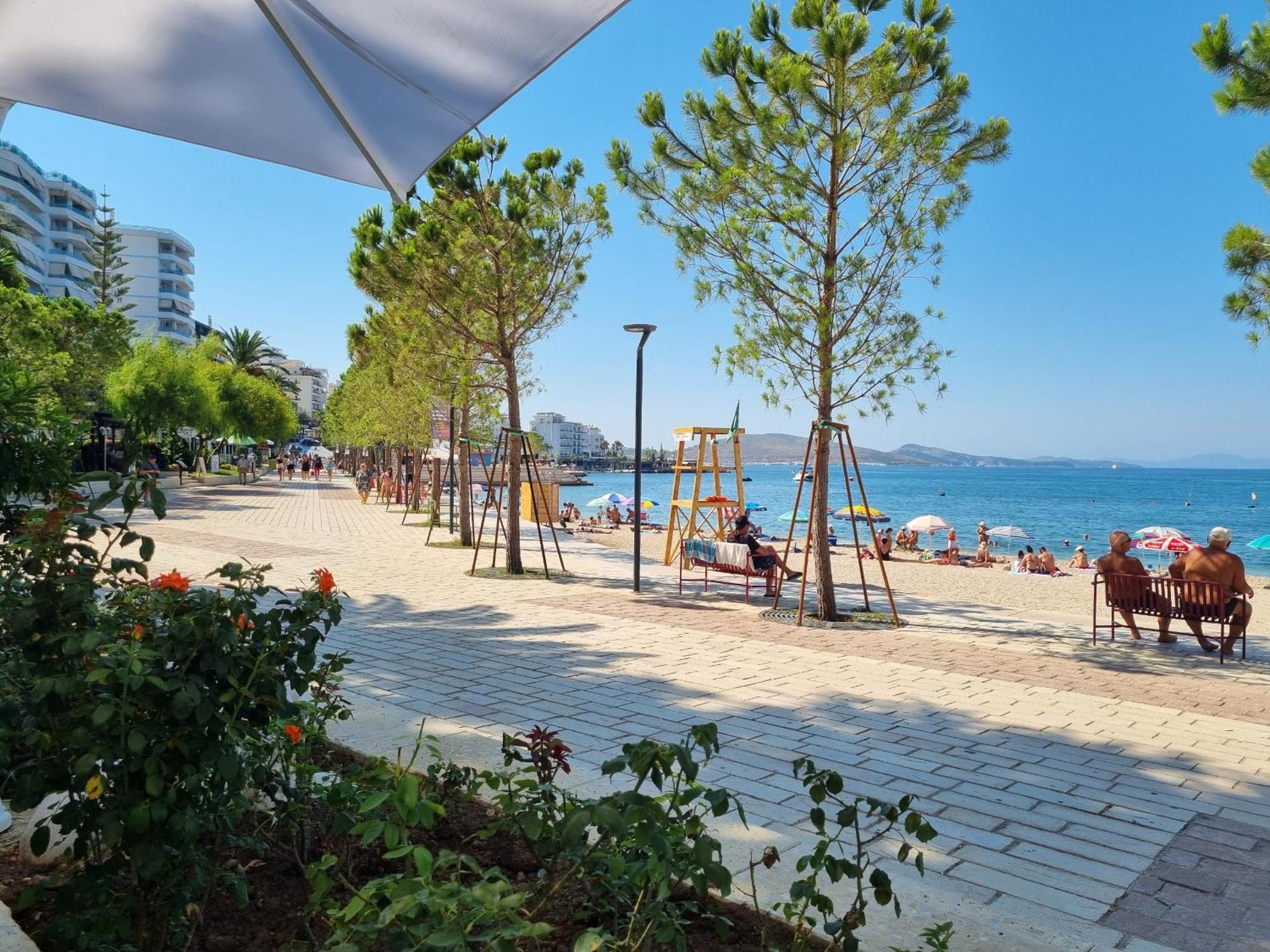 Andi Apartment Sarande Exterior photo